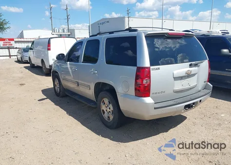 2010 Chevrolet Tahoe Lt z USA, uszkodzony, nr VIN 1GNMCBE37AR172733